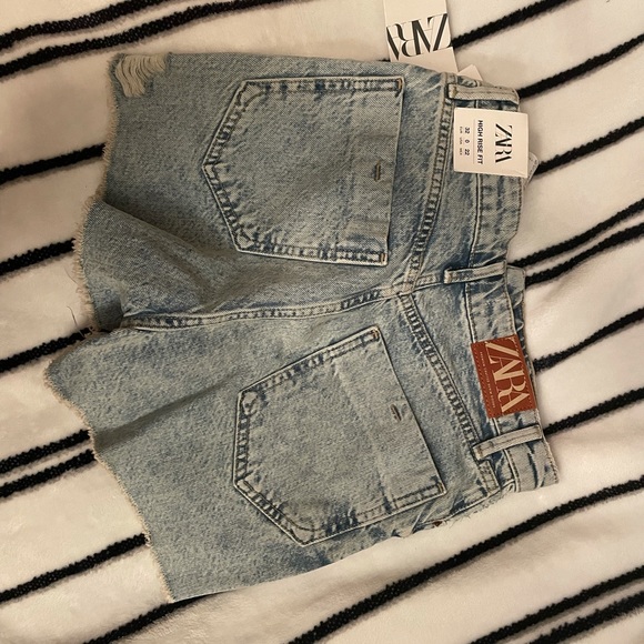 High rise shorts - Picture 3 of 3